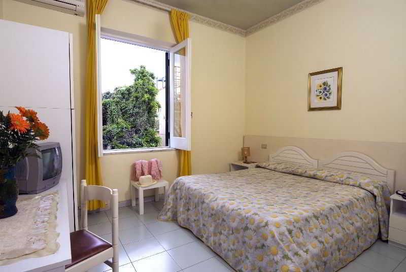 Villa Diana - Beach & Rooms Ischia Exterior foto