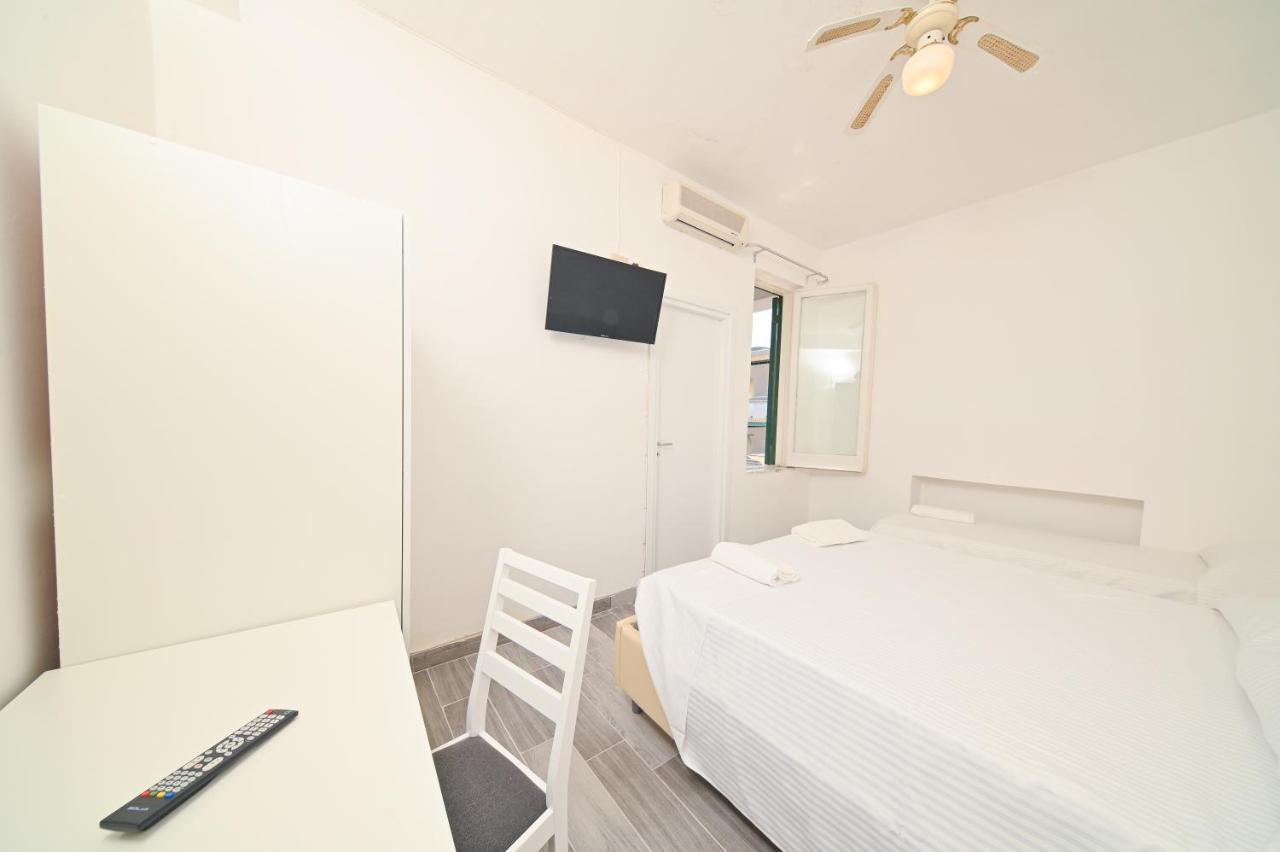 Villa Diana - Beach & Rooms Ischia Exterior foto